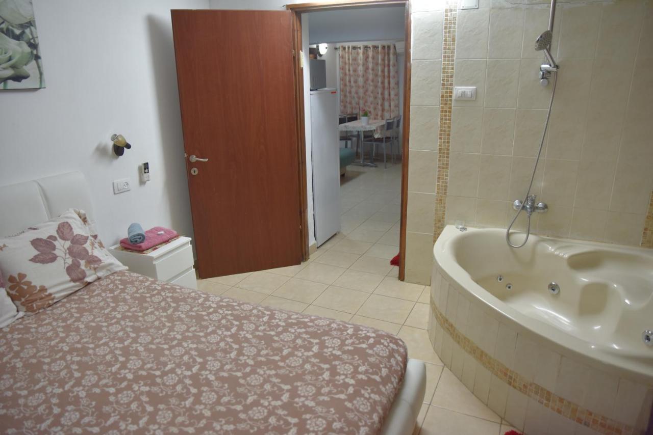 צימרים מעיין קצרין Qasrine Bagian luar foto